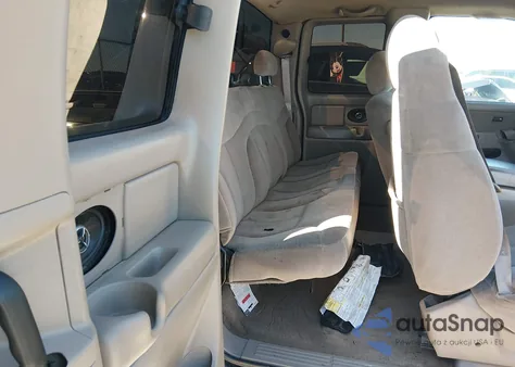 2002 GMC Sierra 1500 Sle z USA, uszkodzony, nr VIN 2GTEC19TX21116104